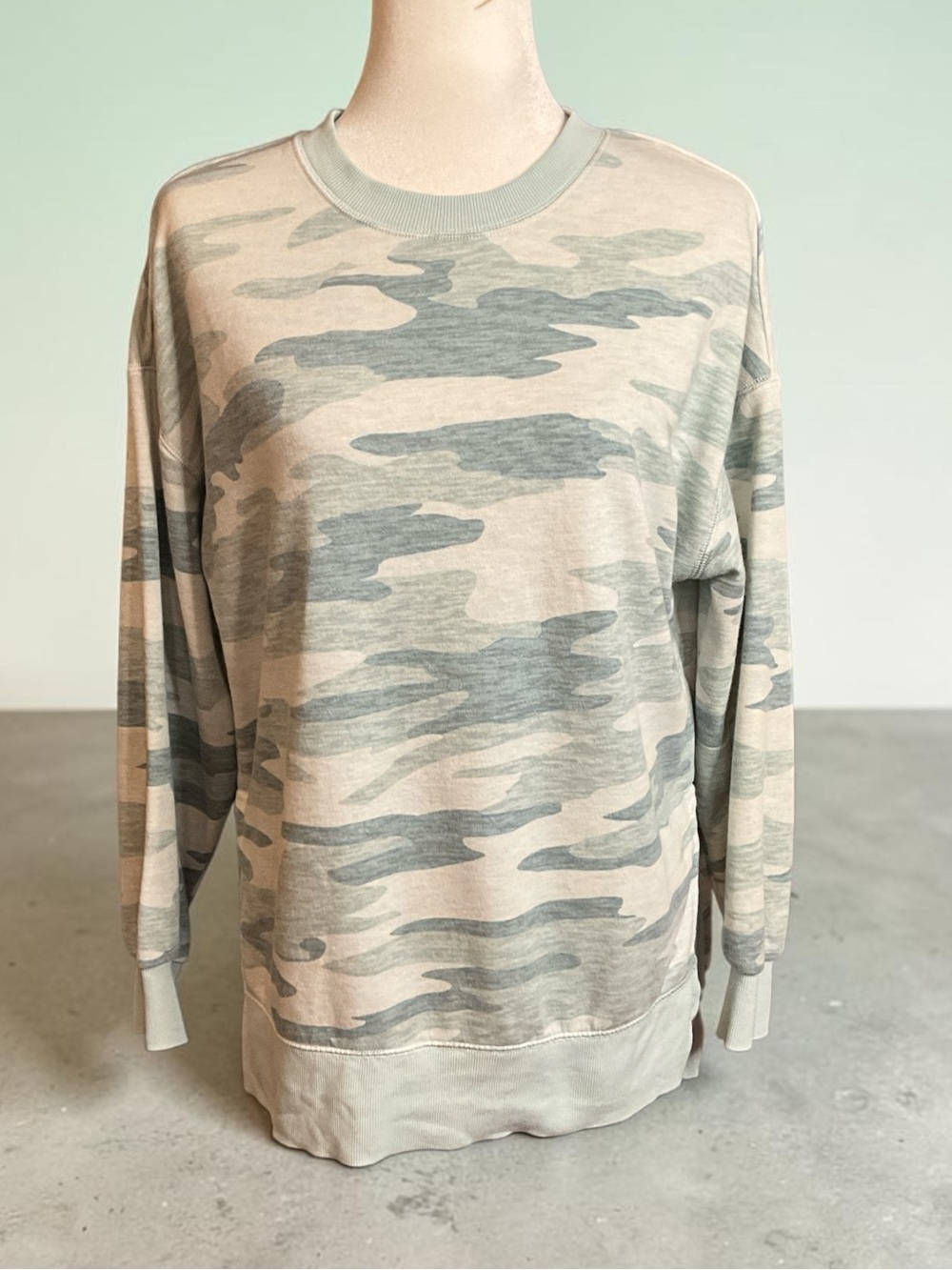 Old Navy Women's Camo Crewneck Sweatshirt - Sage & Beige
